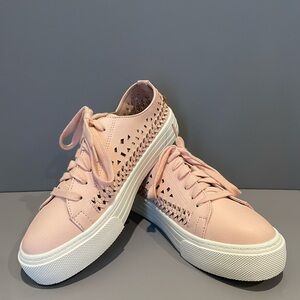Brash Pink Sneakers with Canvas Upper and Vulcanized Sole
